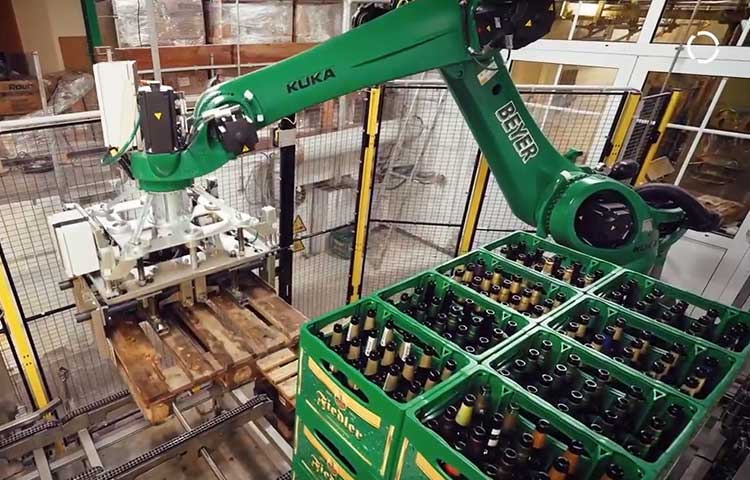 瓶酒厂工业机器人箱体码垛