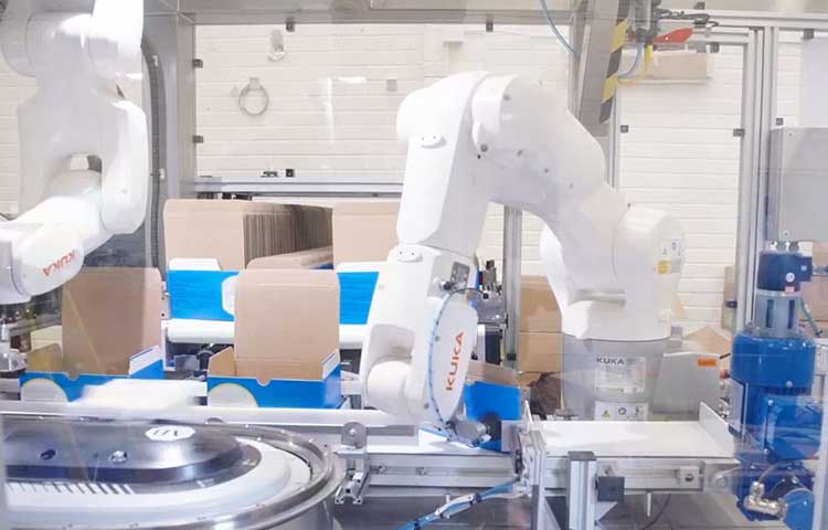 库卡机器人医药器材自动化生产